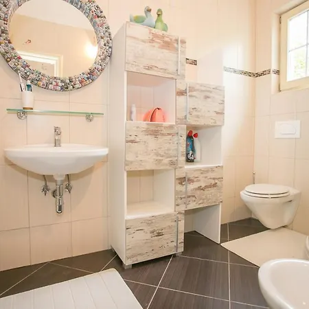 House Hacienda * Montižana